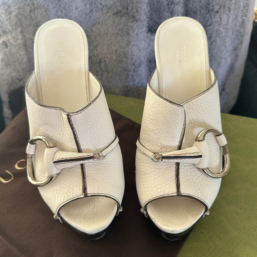 NWOT GUCCI HEELS - Picture 5 of 7